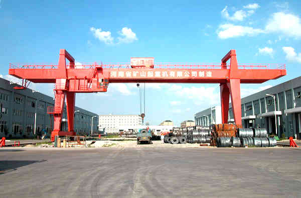 A型雙梁吊鉤門(mén)式起重機(jī)32T.jpg